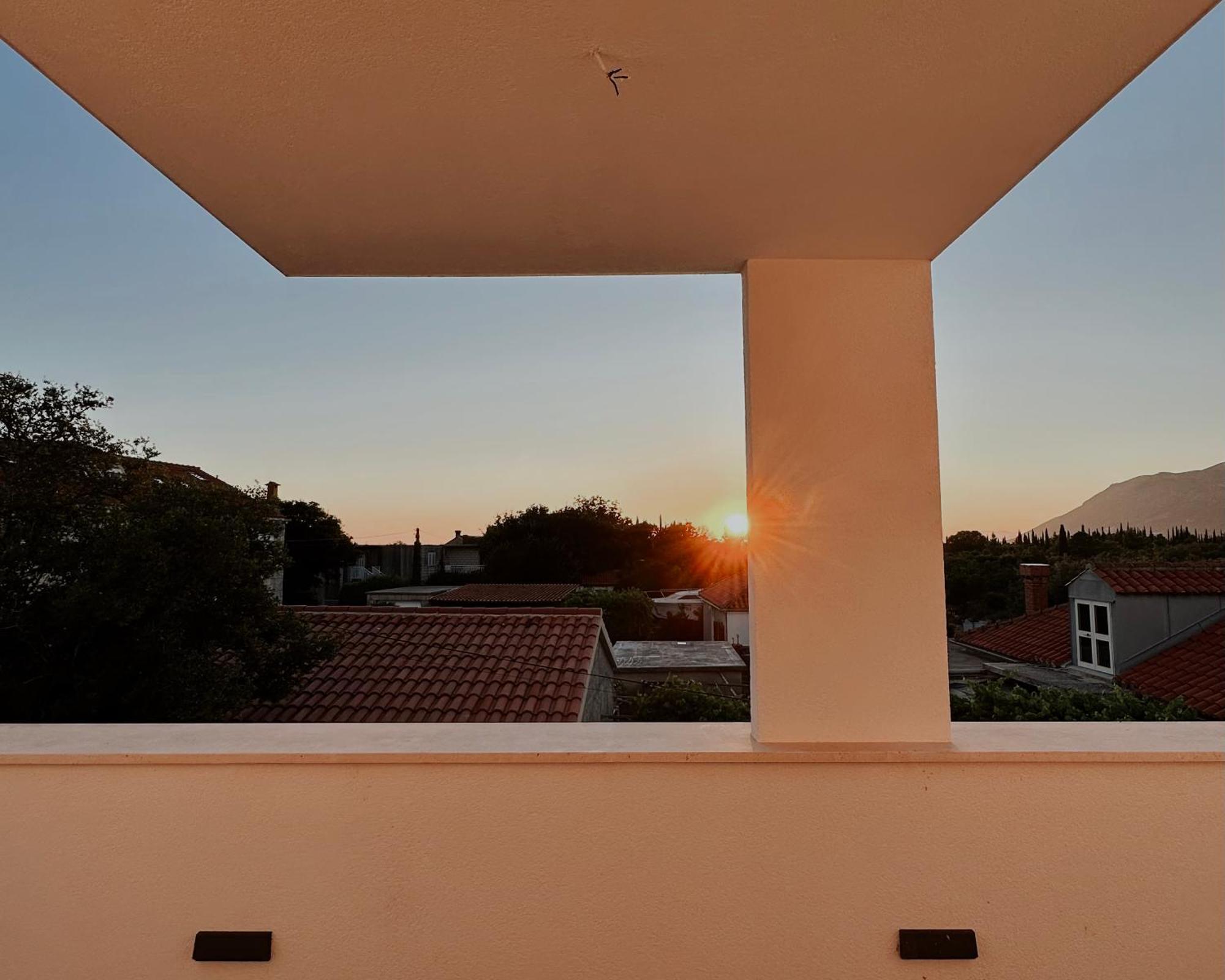 Dawn & Dusk - Modern Two Bedroom Apartment With Mountain Views Čilipi المظهر الخارجي الصورة